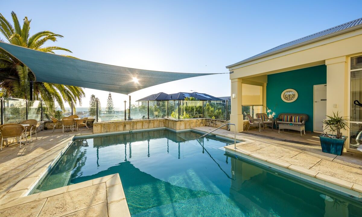 Harbourside Village Mindarie Swimming Pool